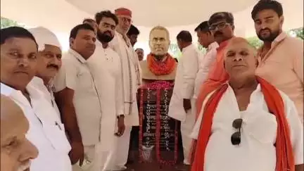 बेल्थरा रोड: बेल्थरारोड में पूर्व पीएम चंद्रशेखर की पुण्यतिथि पर लोगों की लगी भीड़, देश को दिया था बेबाक नेतृत्व