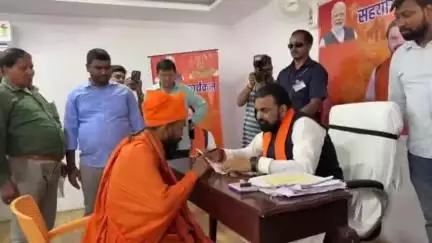 मौनिया बाबा मेला राजकीय दर्जा का प्रथम वर्ष पर बिहार के उपमुख्यमंत्री सम्राट चौधरी जी को आमंत्रित किए योगी अंगद जी महाराज उर्फ बिहार वाले योगी जी पटना आवास पर जाकर निमंत्रण दिए बिहार के उपमुख्यमंत्री बोले हम पूरा प्रयास करेंगे उद्घाटन के दि