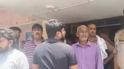 पट्टी: बासूपुर गांव में फाल्ट ठीक करने पोल पर चढ़े संविदा लाइनमैन की करंट की चपेट में आने से हुई मौत
