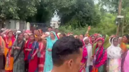 कांकेर: ग्राम मसूरपुट्टा के ग्रामीणों ने दुधावा चौकी के सामने किया प्रदर्शन, अँजोर साहू पर गांव में अशांति फैलाने का लगाया आरोप