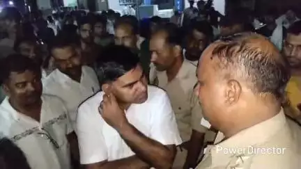 पटियाली: गंजडुंडवारा के लाइफ लाइन हॉस्पिटल में चिकित्सकों की लापरवाही से गर्भवती महिला और गर्भस्थ शिशु की गई मौत