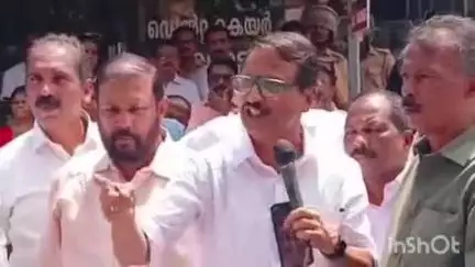 കോഴഞ്ചേരി: ആരോഗ്യ മന്ത്രി രാജിവെക്കണം, പത്തനംതിട്ട ജനറൽ ആശുപത്രിയിലേക്ക് കോൺഗ്രസ് മാർച്ച്