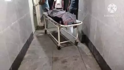 রঘুনাথপুর ১: সাঁতুড়ি থানা এলাকায় পথ দুর্ঘটনায় যুবকের মৃত্যু,হাসপাতাল থেকে দেহ উদ্ধার করে PMএ পাঠাল রঘুনাথপুর থানার পুলিশ