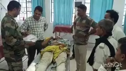 भभुआ: मोहनिया स्टेशन पर ट्रेन से गिरकर एक युवक घायल, सदर अस्पताल में इलाज जारी