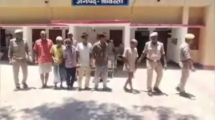 इकौना: गिलौला क्षेत्र के विभिन्न स्थानों से मारपीट, आबकारी समेत अन्य मामलों के 7 वारंटी गिरफ्तार, भेजा गया न्यायालय