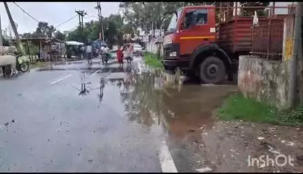 ସମ୍ବଲପୁର ମ୍ୟୁନିସିପାଲଟି: ମହାନଗର ନିଗମ ଅନ୍ତର୍ଗତ ଠାକୁରପଡା ଅଞ୍ଚଳରେ ରାସ୍ତା ଉପରେ ଜମି ରହିଛି ପାଣି, ଦେଖାଦେଇଛି ସମସ୍ୟା #jansamasya