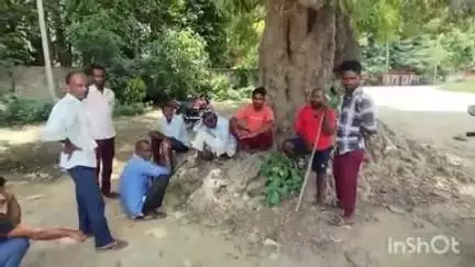 लखीमपुर: बसही गांव के पास ई-रिक्शा को अज्ञात वाहन ने मारी टक्कर, सड़क हादसे में ई-रिक्शा चालक की मौके पर हुई मौत