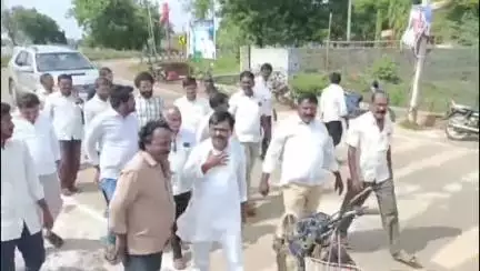 నందికొట్కూరు నియోజకవర్గంలో ఘనంగా: డాక్టర్ వైయస్ రాజశేఖర్ రెడ్డి 76వ జయంతి వేడుకలు విగ్రహానికి పాలాభిషేకం