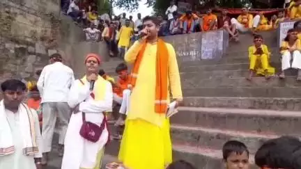 गुरुआ: एरुर गांव में भव्य कलश यात्रा का आयोजन, बजरंगबली मंदिर निर्माण की हुई शुरुआत
