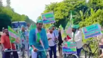 नौतन: जदयू ने कर्पूरी चौक से मतदाता जागरूकता के लिए निकाली साइकिल रैली, वोटर लिस्ट में नाम जुड़वाने की अपील की