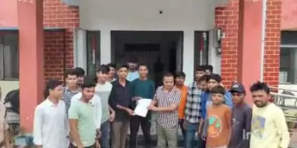 केवलारी: एसडीएम केवलारी को ग्राम परासपानी की शासकीय भूमि पर अतिक्रमण रोकने और खेल मैदान घोषित करने के लिए ज्ञापन सौंपा
