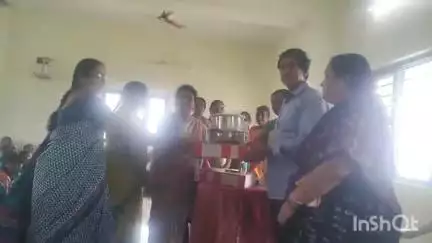 ఆదోని: అంగన్వాడి సెంటర్లకు గ్యాస్, వంట సామాగ్రి కిట్లు పంపిణీ చేసిన, ఎమ్మెల్యే పార్థసారథి
