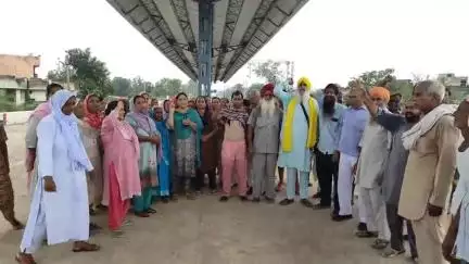 ਗੁਰਦਾਸਪੁਰ: ਪੰਛੀ ਕਲੋਨੀ ਵਿੱਚ ਗੰਦੇ ਪਾਣੀ ਦੀ ਨਿਕਾਸੀ ਨਾ ਹੋਣ ਕਰਕੇ ਲੋਕਾਂ ਨੇ ਰੇਲਵੇ ਵਿਭਾਗ ਦੇ ਖਿਲਾ ਕੀਤਾ ਰੋਸ਼ ਪ੍ਰਦਰਸ਼ਨ#jansamasya