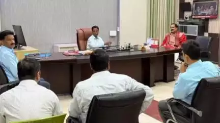 दरभंगा: आरओबी निर्माण कार्य की प्रगति के लिए जिलाधिकारी की अध्यक्षता में हुई बैठक