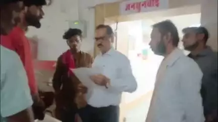 दमोह: जोरतला खुर्द की मुड़र नदी पर पुल का निर्माण कराए की मांग को लेकर ग्रामीणों ने दमोह कलेक्टर को सौंपा ज्ञापन #Jansamasya