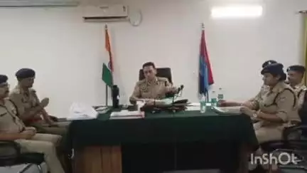 हल्द्वानी: पुलिस स्टेशन हल्द्वानी में एसएसपी प्रह्लाद मीणा ने जिले के पुलिस अधिकारियों के साथ की आपराधिक समीक्षा बैठक