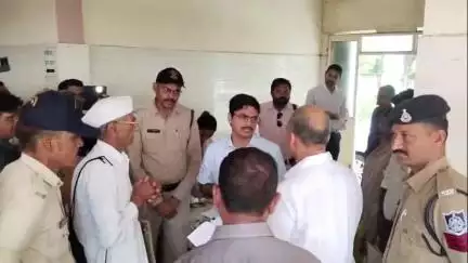 बुरहानपुर नगर: बुरहानपुर: जनसुनवाई में किसानों ने 2022 से किसान सम्मान निधि न मिलने की शिकायत की