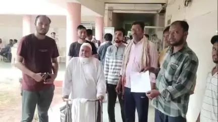 बुरहानपुर नगर: बुरहानपुर: जनसुनवाई में डॉ. जाकिर हुसैन वार्ड के लोगों ने गंदगी और सड़क की समस्या उठाई