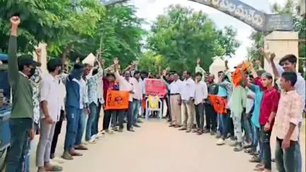 పలమనేరు: ప్రభుత్వ జూనియర్ కళాశాలలో ఘనంగా అఖిల భారతీయ విద్యార్థి పరిషత్ ఆవిర్భావ దినోత్సవం