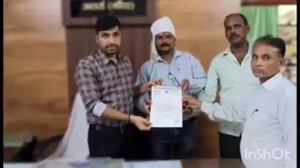 अतर्रा: अतर्रा तहसील में ग्रामीण पत्रकार एसोसियेशन ने ATN न्यूज के पत्रकार के संबंध में SDM को दिया ज्ञापन