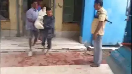আউশগ্রাম ১: আউশগ্রামের পিচকুড়ি গ্রামের একটি পুকুর থেকে উদ্ধার ভিন রাজ্যের মহিলার দেহ, তদন্তে পুলিশ