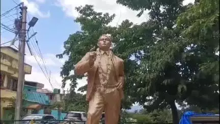 মাটিগাড়া: শিলিগুড়িতে প্রয়াত শিল্পী জয়ন্ত পালের হাতে নির্মিত মূর্তির উন্মোচন, উপস্থিত মেয়র গৌতম দেব
