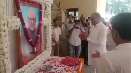 मनकापुर: डिप्टी सीएम और बीजेपी प्रदेश अध्यक्ष गोंडा पहुंचे, राजा आनंद सिंह के निधन पर घर जाकर दी श्रद्धांजलि
