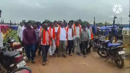 చెన్నూరు: గోదావరిలో ఇసుక క్వారీ ఏర్పాటు చేసి వినియోగదారులకు ఇబ్బందులు లేకుండా చేయాలన్న బిజెపి నాయకులు