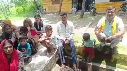 महोबा: सुभाष नगर में जलभराव से जनजीवन बेहाल, डीएम से शिकायत कर लोगों ने पलायन की दी चेतावनी #jansamasya