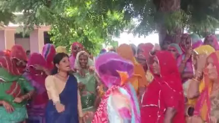 टाटगढ़: कोटड़ा की नरेगा श्रमिक महिलाओं ने समस्याओं के समाधान का आश्वासन मिलने पर जताया आभार, पंचायत समिति जवाजा के सदस्य भी रहे उपस्थित