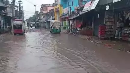 দেগঙ্গা: নিকাশী নালা বন্ধ হয়ে যাওয়ায় জলমগ্ন পৃথিবা রোড সংলগ্ন বেড়াচাঁপা বাজারের একাংশ #jansamasya