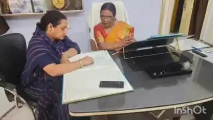 देेेवरिया: नगर पालिका अध्यक्ष ने इंदिरा गांधी बालिका इंटरमीडिएट कॉलेज टाउन हॉल का किया निरीक्षण, कई शिक्षक मिले अनुपस्थित