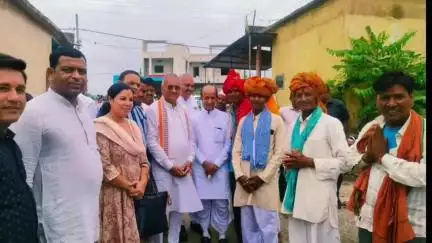 जीरापुर: माचलपुर में सामाजिक कार्यक्रम में शामिल हुए सांसद रोडमल नागर और विधायक हजारीलाल दांगी