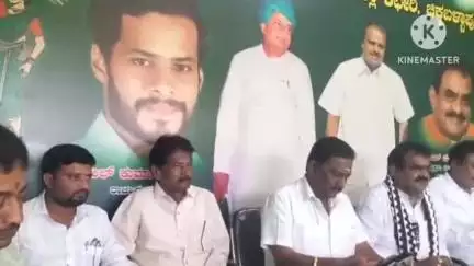ಚಿಕ್ಕಬಳ್ಳಾಪುರ: ಜನರೋಂದಿಗೆ ಜನತಾದಳ ಕಾರ್ಯಕ್ರಮ ಸಲುವಾಗಿ ಚಿಕ್ಕಬಳ್ಳಾಪುರಕ್ಕೆ ನಿಖಿಲ್  ಆಗಮನ ನಗರದಲ್ಲಿ ಜೆಡಿಎಸ್ ಜಿಲ್ಲಾಧ್ಯಕ್ಷ ಮುಕ್ತ ಮುನಿಯಪ್ಪ