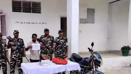 सोनबरसा: सोनबरसा भारत-नेपाल सीमा पर 10 किलो गांजा के साथ तस्कर गिरफ्तार