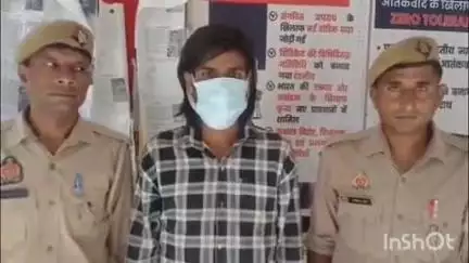 हापुड़: गांव चितौली मोड़ के पास पुलिस ने महिला को मकान दिलाने का झांसा देकर दुष्कर्म करने वाले आरोपी को किया गिरफ्तार