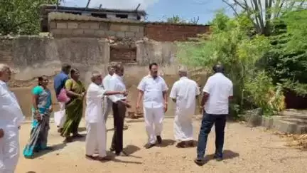 நாங்குநேரி: இட்ட மொழி ஏவி ஜோசப் அரசு மேல்நிலைப் பள்ளியில் ஆதிதிராவிடர் மாணவியர் விடுதி அமைய உள்ள இடத்தை பார்வையிட்ட எம் எல் ஏ