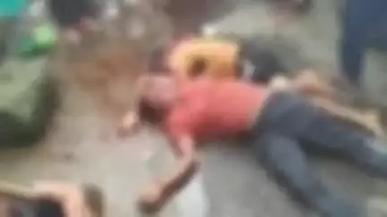 শান্তিপুর: পণ্যবাহী লড়ির সাথে মোটর বাইকের মুখোমুখি সংঘর্ষে আশঙ্কাজনক ২ যুবক