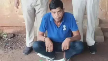 जांजगीर: ग्राम सिवनी में अवैध शराब पर आबकारी विभाग की कार्रवाई, आरोपी संतोष धीवर को किया गया गिरफ्तार