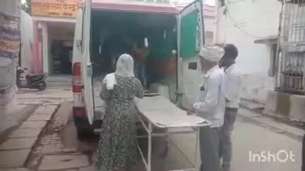 बिधूना: बेला क्षेत्र के उसराहा गांव के पास बाइक सवार नील गाय की चपेट में आकर घायल हुआ