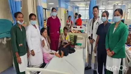 लोहंडीगुडा: मारडूम थाना क्षेत्र में मासूम सर्प दंश का शिकार हुआ, मेडिकल कॉलेज के डॉक्टरों ने किया चमत्कार, बचाई जान