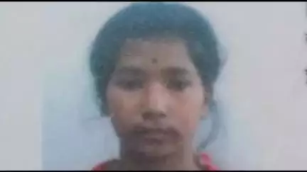কৃষ্ণনগর ১: ধুবুলিয়া এলাকায় পারিবারিক অশান্তির জেরে ট্রেনে গলা দিয়ে আত্মঘাতী এক নাবালিকা