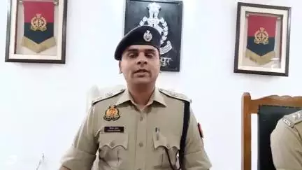 बलरामपुर जनपद के उतरौला उप डाकघर में फर्जी लेन-देन करने का मामला सामने आने पर पुलिस सक्रिय होकर भेजा जेल एसपी विकास कुमा