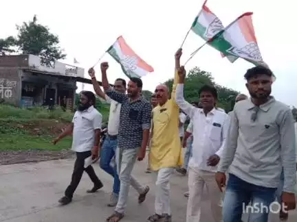 माकड़ोन: झूठी एफआईआर के विरोध में कांग्रेस कार्यकर्ताओं ने कायथा थाने में सौंपा ज्ञापन