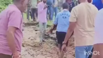 अनूपपुर: सोन नदी की लहरों ने छीना मासूम बचपन, 4 घंटे बाद मिला 9 साल के बादल का शव