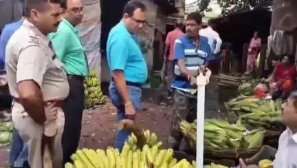 বারাবনী: আসানসোল ও বার্নপুররের সবজি বাজারে বাজার দর খতিয়ে দেখলেন জেলা প্রশাসনের ট্রাস্ট ফোর্স