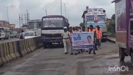 জামালপুর: শক্তিগড় সাব ট্রাফিক গার্ডের পক্ষ থেকে সেফ ড্রাইভ সেভ লাইফ নিয়ে কর্মসূচির আয়োজন শক্তিগড়ে
