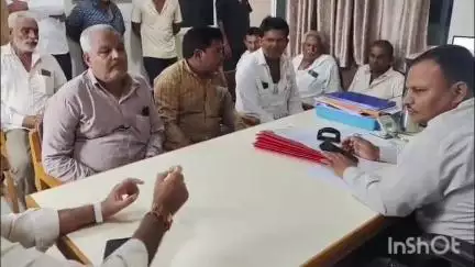 ભાણવડ: વીજપુરવઠો અનિયમિત આવતા વેરાડ સબડીવીઝનને તાળબંધી કરવાની ખેડૂતોની ચીમકી
#jansamasya