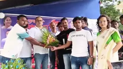 বহরমপুর: বহরমপুরে মুখ পুড়লো বিরোধীদের, শাসক দলের পাল্লাভারী,পৌরপিতা নাড়ুগোপাল মুখার্জির হাত ধরে তৃণমূলের যোগদান