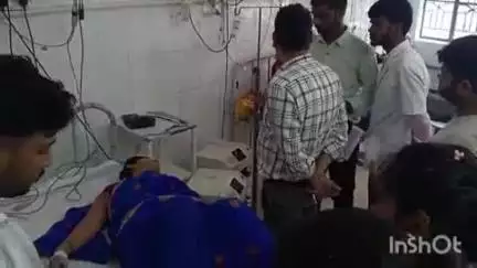 भभुआ: भगवानपुर गांव में कीटनाशक दवा खाने से एक महिला हुई अचेत, सदर अस्पताल से इलाज के बाद किया गया रेफर